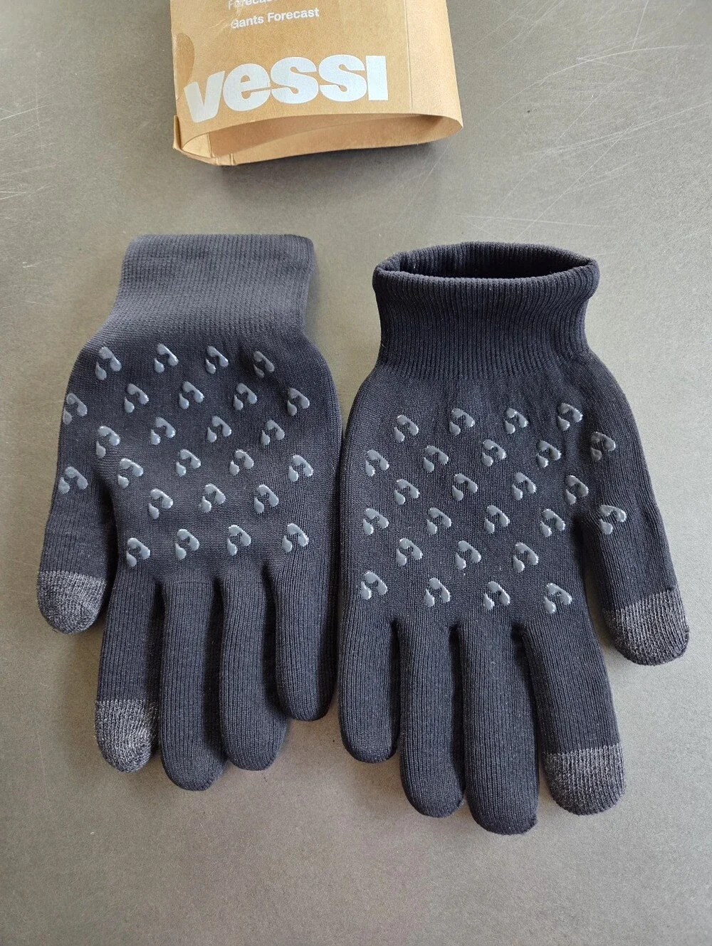 Vessi Forecast Gloves Black Waterproof Size Large NWT